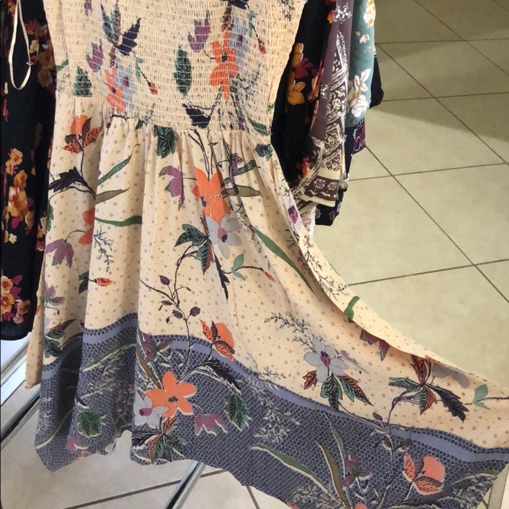 CREAM BOHO STYLE SMOCKED TOP DRESS - Picture 6 of 9